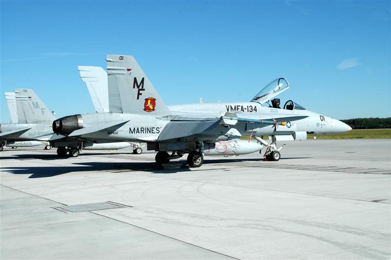 DSC_2865.JPG - The VMFA-134 deployed 8 F-18 to Poznan